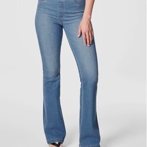 SPANX Women's stonewash EveryWear Flare Jeans